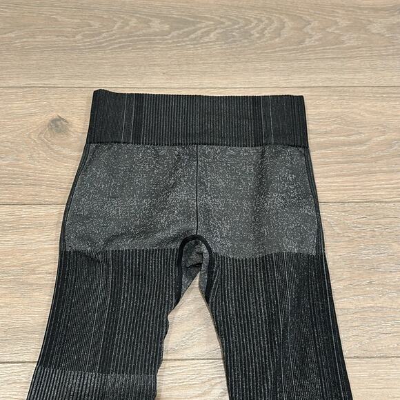 ZYIA ACTIVE Black Staccato Seamless Active Workout Gym Yoga Leggings Size Small - Picture 4 of 10